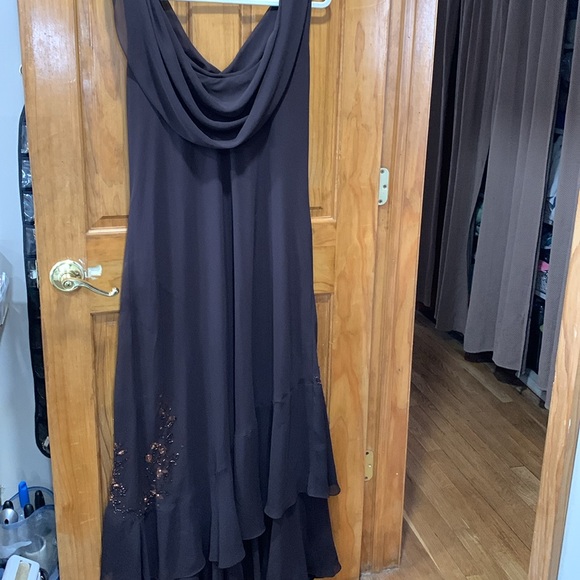 Dress - Picture 4 of 7